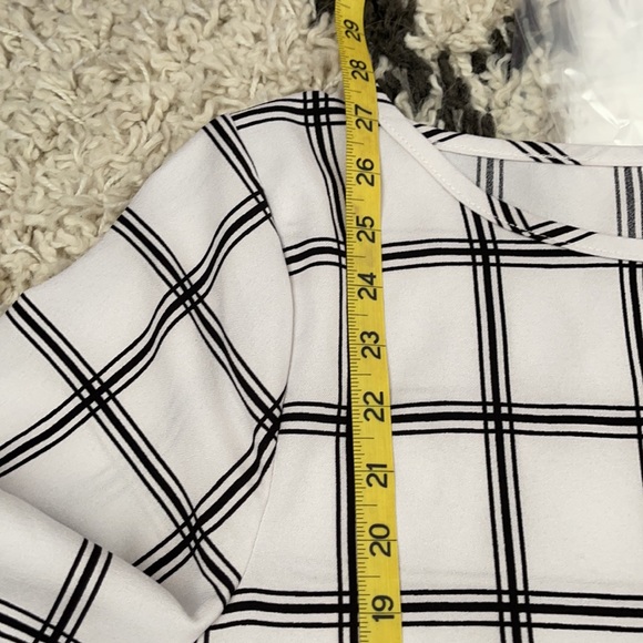 White and black plaid blouse - Picture 5 of 5